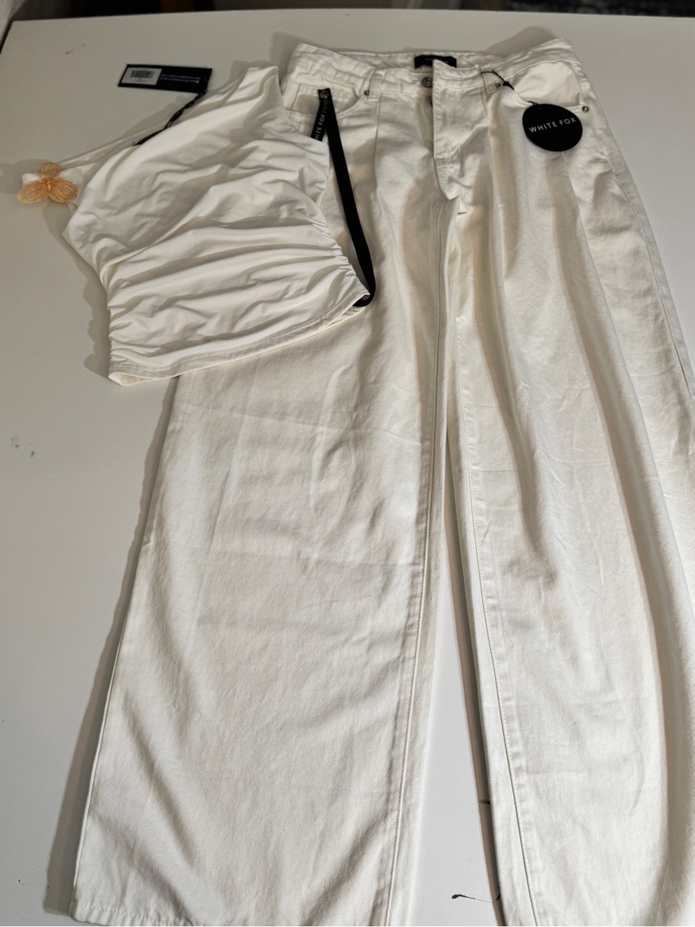 WHITE FOX 2 piece set! NEW WITH TAGS! SEE PHOTOS!